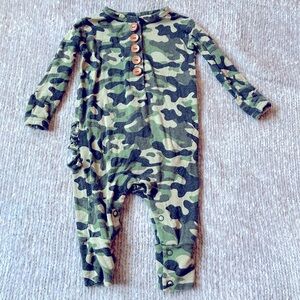 Posh‎ Peanut Cadet long sleeve ruffled Henley romper, 0-3 months